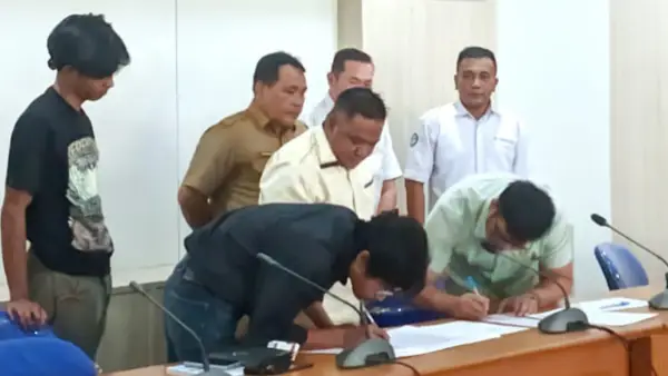 Eks karyawan perusahaan tambang emas PT Wilton Wahana Indonesia dan PT Bagas Bumi Persada mendatangi DPRD Kabupaten Sukabumi (Sumber: dok dprd)