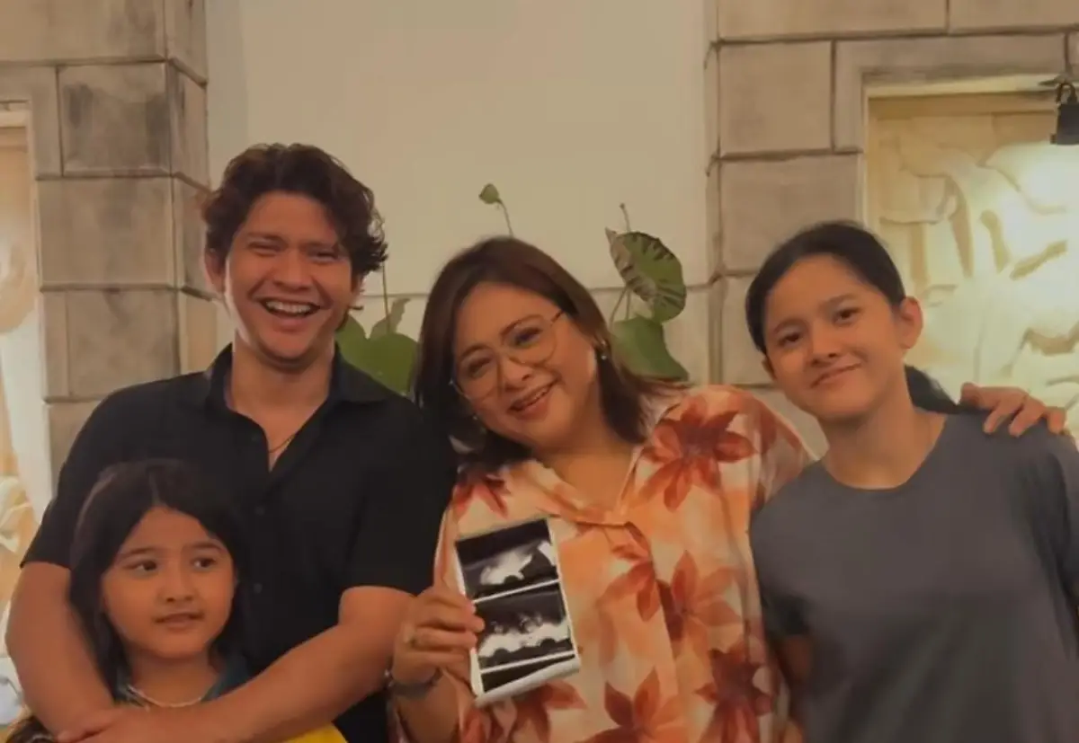 Iko Uwais dan Audy Item Umumkan Kehamilan Anak Ketiga di Anniversary Pernikahan ke-14