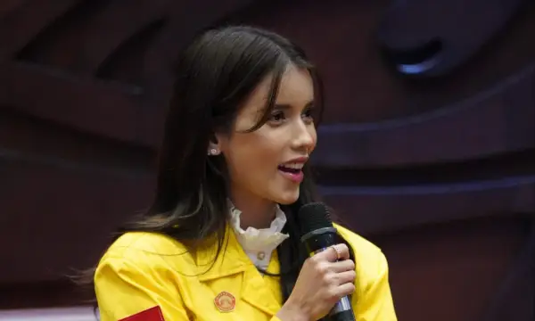Pindah ke New York, Sabrina Chairunnisa Putuskan Mundur dari Program S3 UI (Sumber : instagram/@sabrinachairunnisa_)