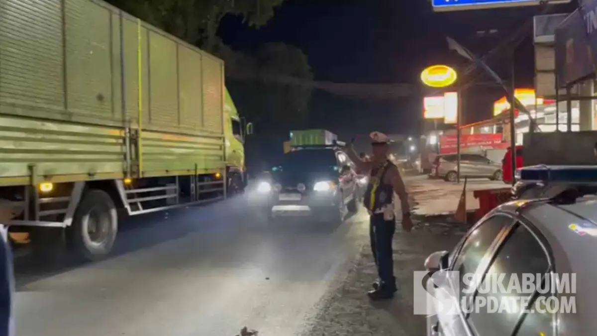Arus Lalu Lintas Cibadak Sukabumi Padat Imbas Bubaran Pabrik dan Libur Sekolah