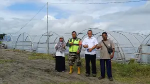 Produksi garam di Desa Buniasih Kecamatan Tegalbuleud, Kabupaten Sukabumi (Sumber : Istimewa.).