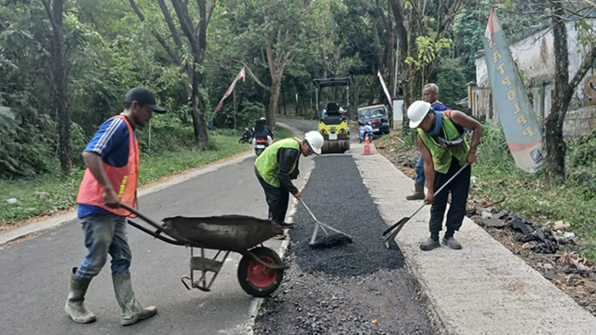 Perbaiki Jalan Jaksa Agung R. Soeprapto Palabuhanratu, DPU Sukabumi: Demi Kenyamanan Pengendara