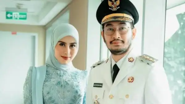 Bupati Bandung Barat, Ritchie Ismail alias Jeje Govinda bersama istri (Sumber: dok net)