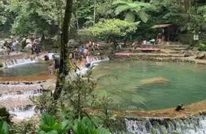 Leuwi Asoka, salah satu destinasi wisata alam yang ada di kawasan Pamijahan, Kabupaten Bogor (Sumber : Gmaps/afnia nindi)