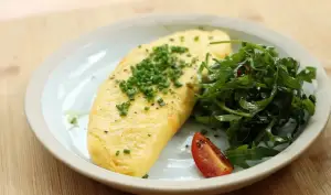 Resep Omelet Telur Jamur, Ide Sarapan Pagi yang Mudah dan Simple (Sumber : Youtube | Devina Hermawan)