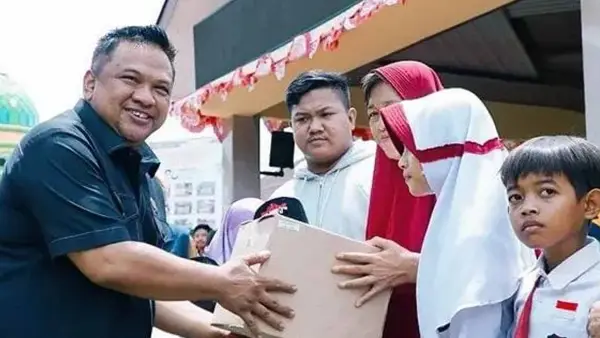 Ketua DPRD Kabupaten Sukabumi Budi Azhar Mutawali mendukung pelaksanaan Gerakan Ayah Antar Anak Sekolah (GAMAS). (Sumber Foto: Istimewa)