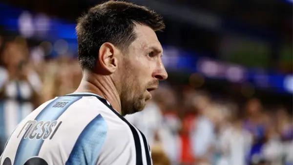 Lionel Messi akan memimpin Argentina menghadapi Inggris di semifinal Piala Dunia 2026 (Sumber: web/reuteus.com)