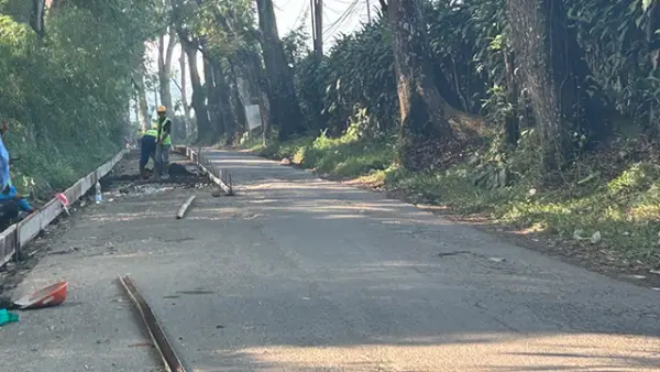 Ruas Jalan Parungkuda-Bojongpari. (Sumber : Istimewa.)