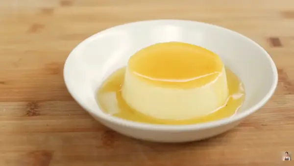 Resep Puding Karamel, Dessert Manis dan Lembut yang Jadi Favorit Banyak Orang (Sumber : Youtube | Devina Hermawan)