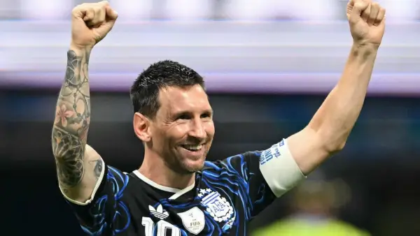 Selebrasi Lionel Messi setelah membawa Argentina menang atas Inggris di semifinal Piala Dunia 2026 (Sumber: web/en.as.com)