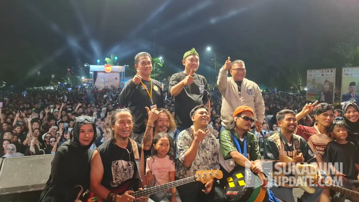 Dewan Andri Ajak Warga Jaga Kelestarian Laut Ciwaru di Syukuran Nelayan ke-69
