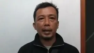 Erwin Susman (43), meminta bantuan Gubernur Jawa Barat Dedi Mulyadi (KDM) agar proses pemulangan jenazah istrinya dapat segera terealisasi. (Sumber Foto: Istimewa)