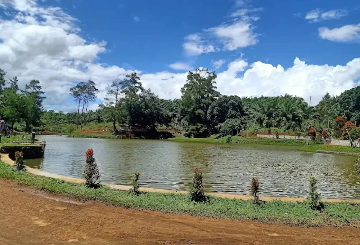 Danau Tenang di Tengah Perbukitan, Situ Cisuba Sukabumi Jadi Tempat Favorit untuk Healing