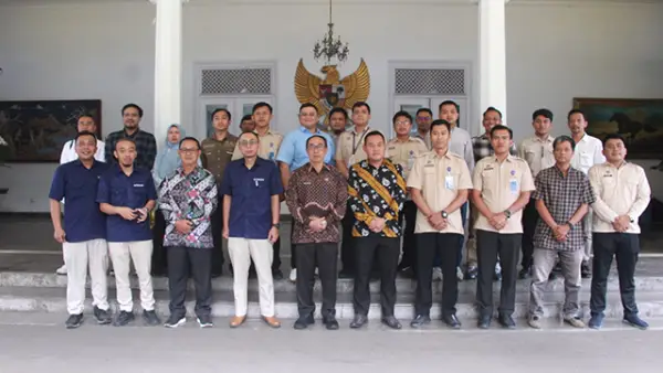 Koordinator BGN Wilayah Kabupaten Sukabumi, Firman Juliansyah, hadiri Sosialisasi Program JKN bagi Relawan SPPG se-Kabupaten Sukabumi di Pendopo Sukabumi, Kamis (16/7/2026). (Sumber : Istimewa.)