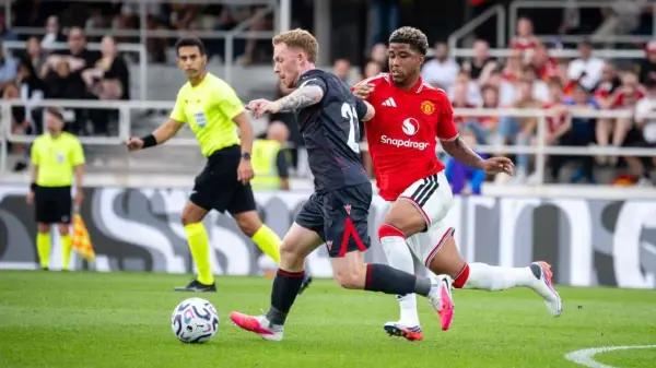 Aksi Andrey Santos di laga debutnya bersama Manchester United (Sumber: web/espn.com)