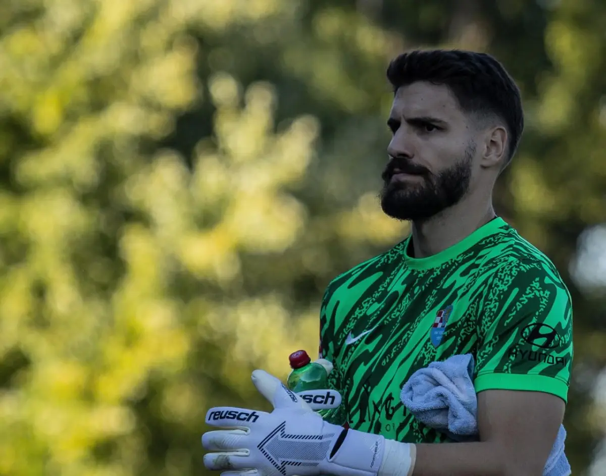Profil Matej Markovic, Kiper Kroasia yang Diisukan Jadi Incaran Persib Bandung