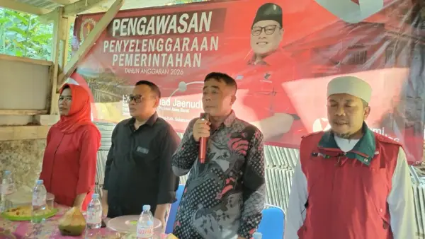 Anggota DPRD Jabar Muhammad Jaenudin didampingi Anggota DPRD Kabupaten Sukabumi Paoji Nurjaman saat pengawasan di Kecamatan Cidadap | Foto : tim adc