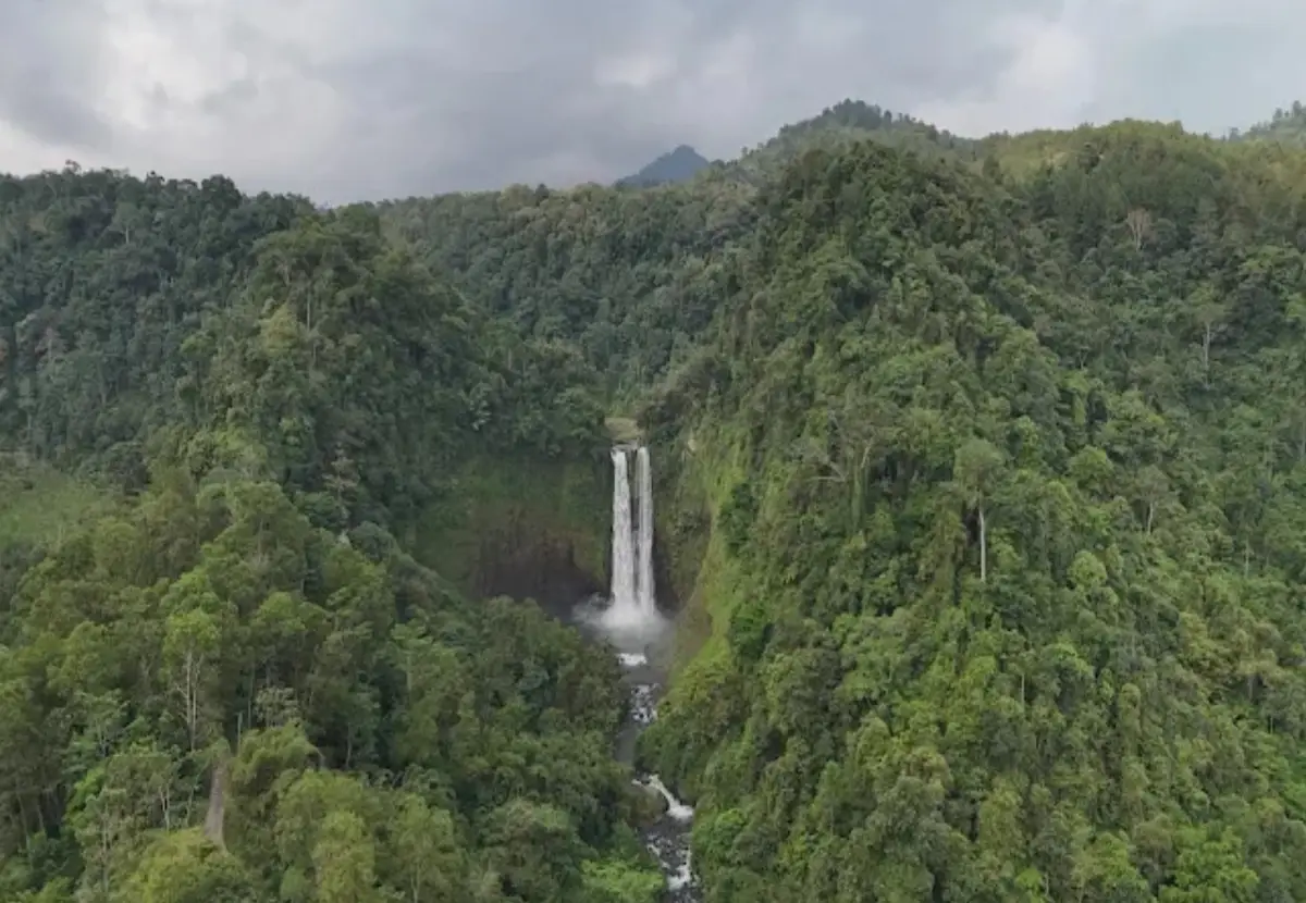 Tak Jauh dari Curug Sanghyang Taraje, Ada Curug Sanghyang Santen yang Tak Kalah Indah