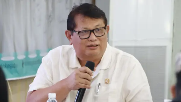 Anggota Komisi V DPRD Jabar A Yamin saat mengikuti rapat pembahasan KUA-PPAS 2027 di Cirebon. (Sumber Foto: Dok. DPRD Jabar)