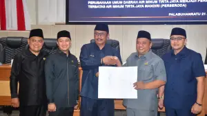 DPRD Kabupaten Sukabumi bersama Pemerintah Kabupaten Sukabumi menggelar rapat paripurna, Selasa (21/7/2026) | Foto : dok. setwan