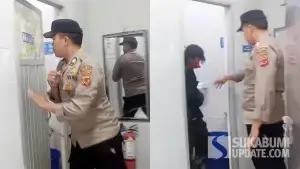 Tangkapan layar video saat polisi mendobrak pintu toilet minimarket di Sukabumi gegara ada pria yang mengurung diri selama sejam. (Sumber Foto: Istimewa)