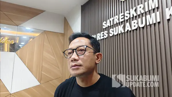 Kasat Reskrim Polres Sukabumi Kota, AKP Hartono saat diwawancarai awak media. (Sumber : SU/Asep Awaludin).