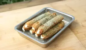 Resep Chikuro, Makanan Populer yang Renyah di Luar dan Lumer di Dalam (Sumber : Youtube | Devina Hermawan)