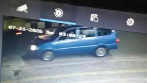 Kijang LGX biru pelaku begal motor di jalan Cikondang Citamiang Kota Sukabumi (Sumber: cctv)