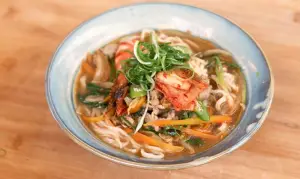 Resep Jjampong, Mie Kuah Asal Korea Selatan yang Pedas Bikin Ketagihan (Sumber : Youtube | Devina Hermawan)
