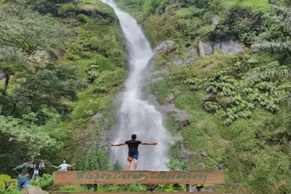 Curug Cibareubeuy, salah satu air terjun dengan jalur trekking seru yang ada di Subang, Jawa Barat. (Sumber : Gmaps/ Muhamad Fadil)