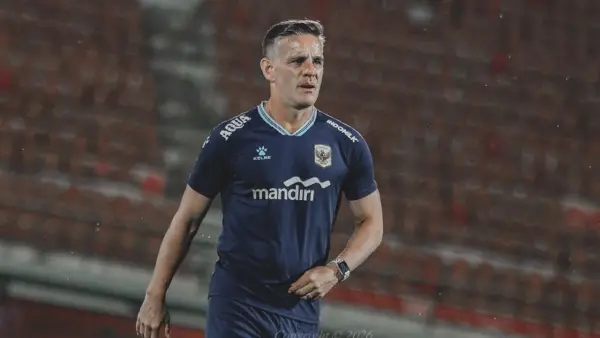John Herdman saat memimpin Timnas Indonesia di pemusatan latihan jelang Piala AFF 2026 (Sumber: Instagram/@timnasindonesia)