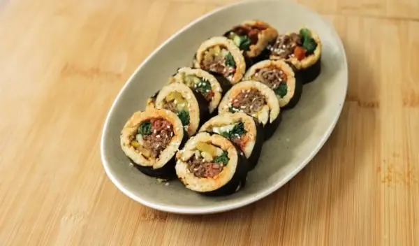 Resep Oat Beef Bulgogi Gimbab, Inovasi Baru Makanan Korea yang Cocok di Akhir Pekan (Sumber : Youtube | Devina Hermawan)
