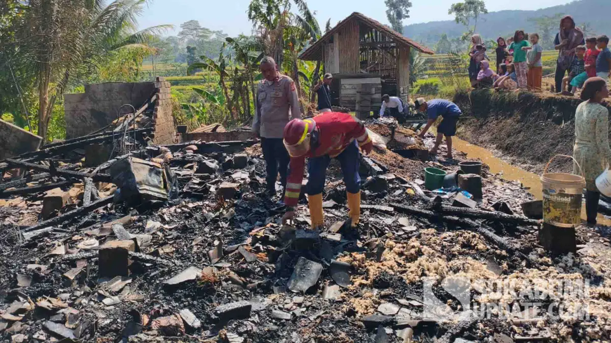 Rumah Lansia di Cimanggu Sukabumi Terbakar Saat Ditinggal Kerja, Kerugian Capai Rp100 Juta