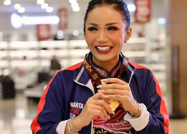 Kris Dayanti Buktikan Prestasi Tak Mengenal Usia, Borong Emas di Kejurnas Wushu (Sumber : Instagram/@krisdayantilemos)