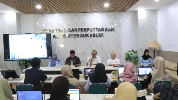 Puluhan pengelola perpustakaan saat mengikuti Bimbingan Teknis (Bimtek) INLISLITE yang diselenggarakan Dinas Arsip dan Perpustakaan Kabupaten Sukabumi, Senin (27/7/2026) | Foto : dok.diarpus