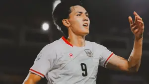 Selebrasi Mitchell Baker setelah berhasil mencetak hattrick ke gawang Kamboja. (Sumber: Instagram/@timnasindonesia)