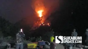 Kebakaran lahan di Gunung Pangleseran atau Puncak Habibie, Desa Pasirbaru, Kecamatan Cisolok, Kabupaten Sukabumi, Senin (27/7/2026). (Sumber Foto: Dok. Warga)