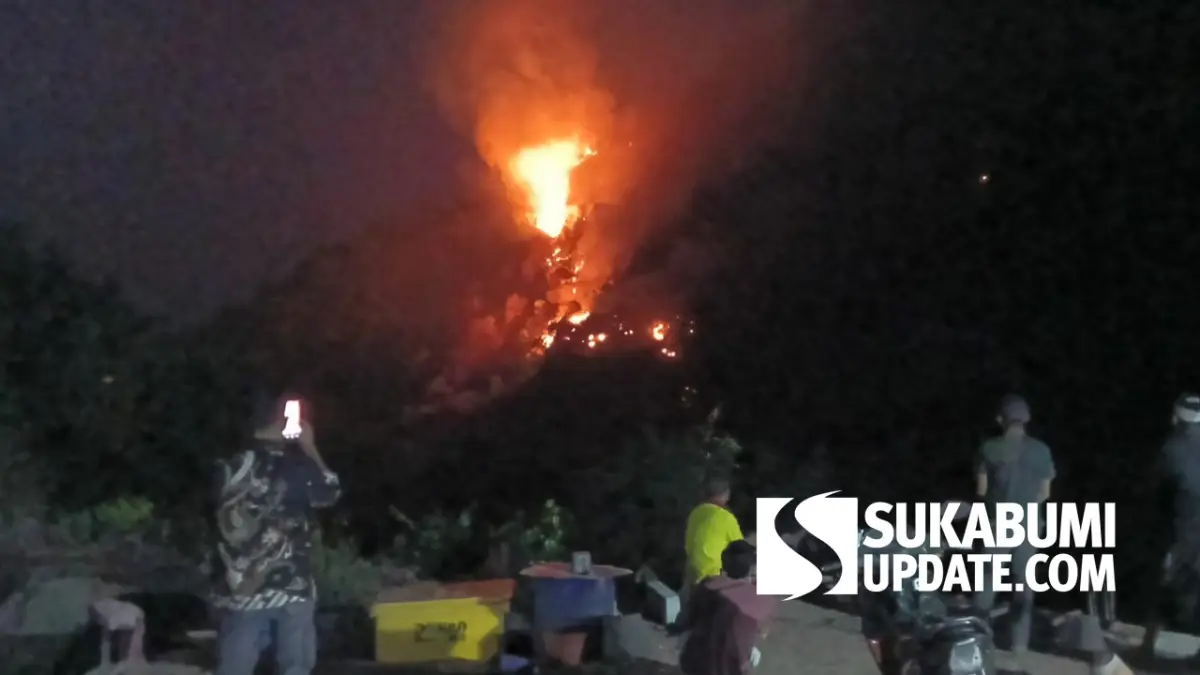 Kebakaran Puncak Habibie Sukabumi Padam Dini Hari, Damkar Pantau Semalaman Cegah Api Merembet