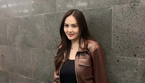 Sarah Gibson Tegas Tolak Diska Resha Putra, Buket Bunga Permintaan Maaf Dibuang (Sumber : Instagram/@sarahgibson21)