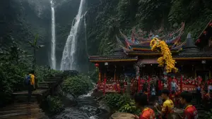 Ilustrasi ai. Wisata Sukabumi, Desa Gedepangrango dan Kampung Naga Odeon masuk 15 besar SWJ 2026 (Sumber: chatgpt)