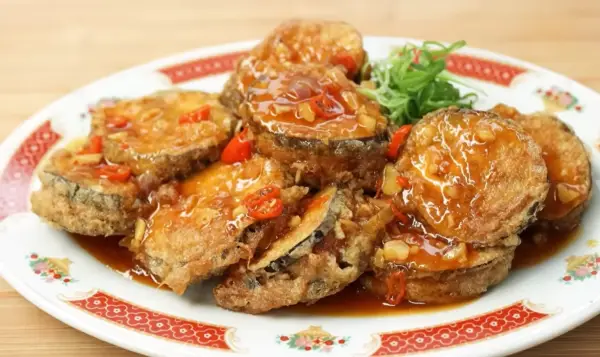 Resep Terong Lapis Ayam, Hidangan Praktis yang Gurih, Pedas, dan Lembut (Sumber : Youtube | Devina Hermawan)