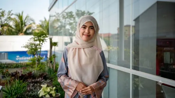 Fatin Nur Aisyah, Mahasiswi asal Kuala Lumpur Malaysia yang menambatkan hati dan cita di PAI UM Bandung. (Sumber Foto: Dok. UM Bandung)