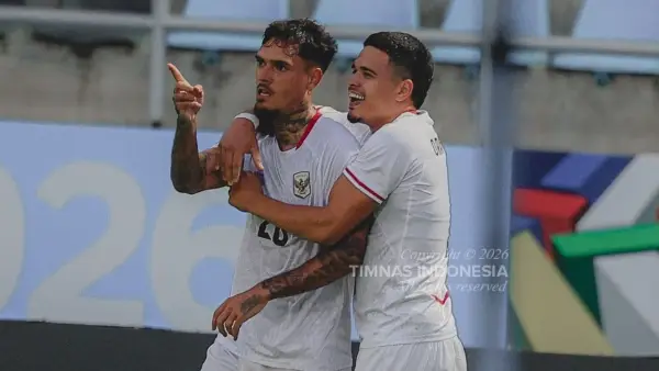 Aksi Shayne Pattynama saat membuka keunggulan Timnas Indinesia menghadapi Timor Leste di Piala AFF 2026 (Sumber: Instagram/@timnasindonesia)