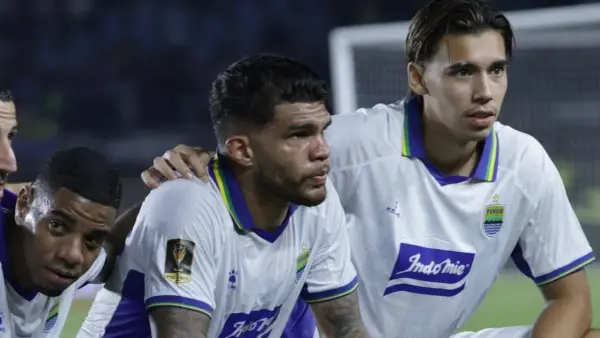 Berguinho dan Dion Marx akan absen membela Persib Bandung di semifinal Piala Presiden 2026 usai mengalami cedera (Sumber: Instagram/@dion.markx)