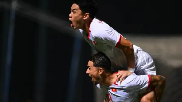 Selebrasi pemain Vietnam saat berhasil mencetak gol ke gawang Timor Leste di Piala AFF 2026. (Sumber: web/en.vff.org.vn)