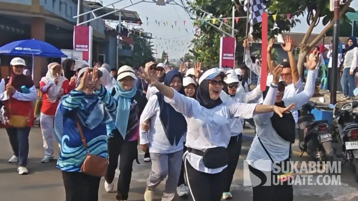 CSR AQUA Sukabumi: Jalan Sehat dan Bakti Sosial KPSAB RW 08 Mekarsari