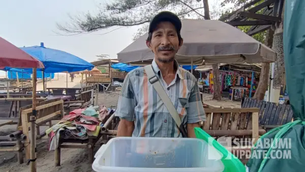 Bang Messi alias Ece Andi (46), warga Kampung Riung Tutut, Desa Tonjong, Kecamatan Palabuhanratu, Kabupaten Sukabumi | Foto : Ilyas Supendi