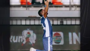 Selebrasi Uilliam Barros setelah berhasil mencetak gol untuk Persib Bandung ke gawang Persija Jakarta. (Sumber: Instagram/@officialpialapresiden)
