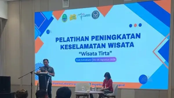 Kepala Dinas Pariwisata Kabupaten Sukabumi Ali Iskandar menghadiri pembukaan Pelatihan Peningkatan Keselamatan Destinasi Wisata di Kecamatan Nagrak, Selasa (4/8/2026). (Sumber : Dok Dispar Kabupaten Sukabumi).