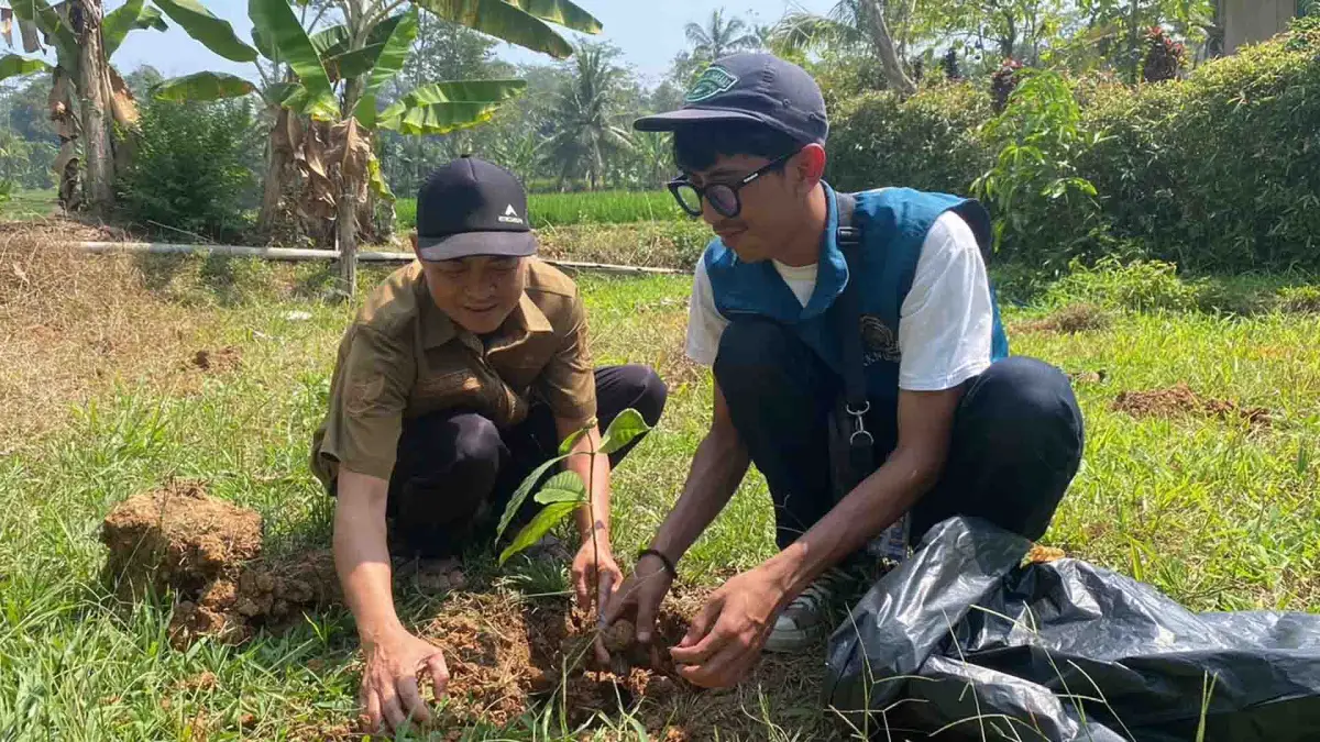 Pelaksanaan Penanaman Bibit. (Sumber foto: Annisa Nurizkiawan)